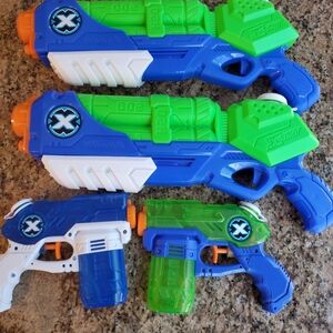 Zuru x-shot water guns